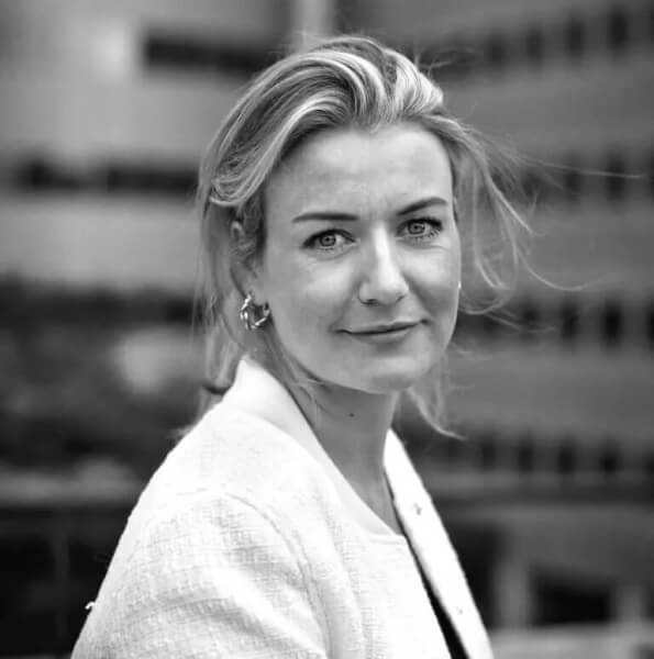 WINTER Lisette Oosterveen 24657aRGB DEF 1 768x1024